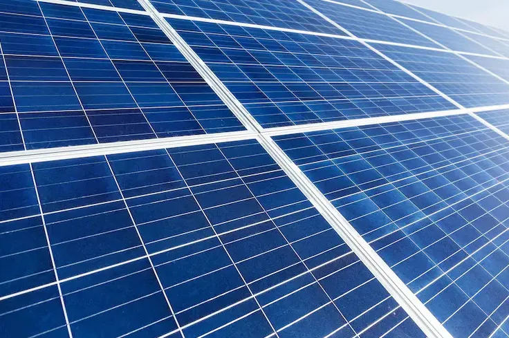 Installation photovoltaïque par Les Compagnons de l'Energie - Installateur panneaux solaires et pompe à chaleur, artisan RGE QualiPV à Le Mans