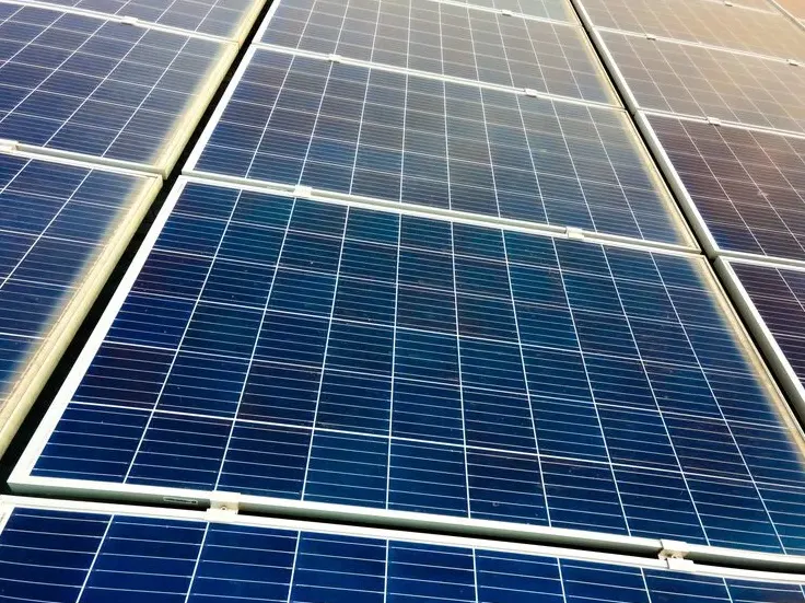 Installation photovoltaïque par LADOMA Solaire - Installation Panneaux Photovoltaïques Antibes - Panneaux Solaires Antibes, artisan QualiPV référencé sur Villefranche-sur-Mer